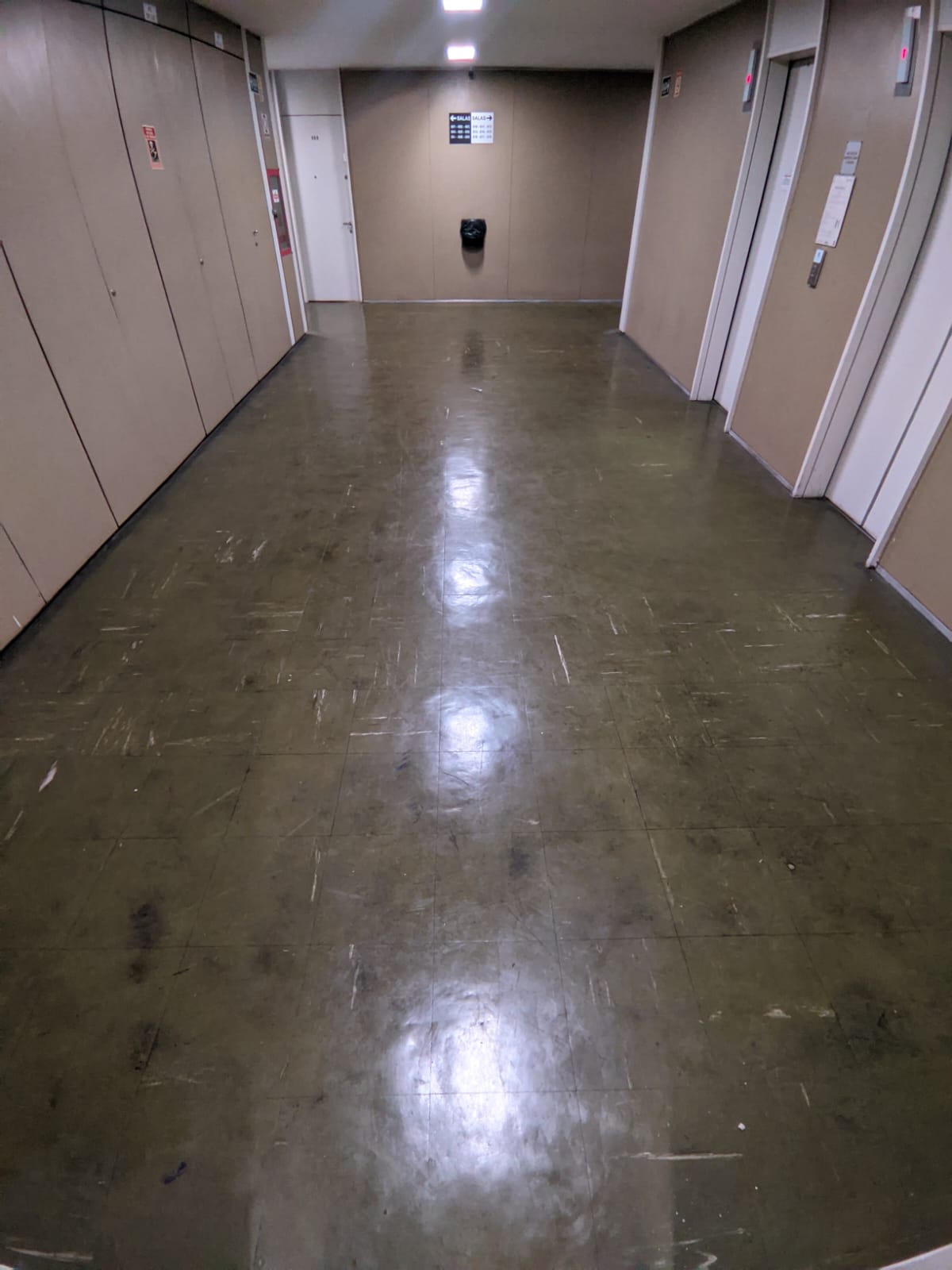 Polimento de piso em condomínio residencial RJ